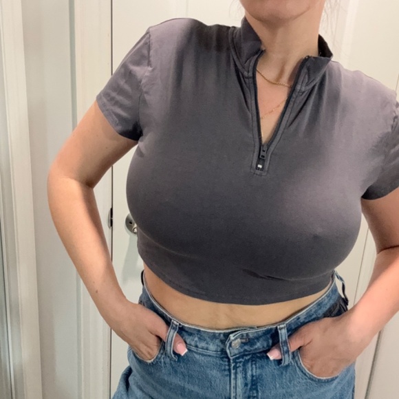 TNA Athletic Cropped Zip Up Shirt - Picture 2 of 6